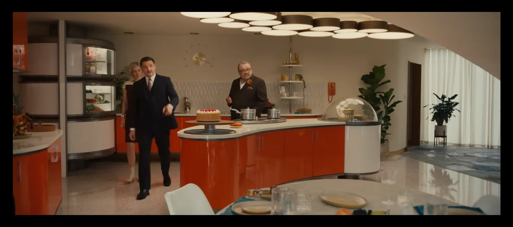 Fantastic Four First Steps Screenshot 2 - Retro-futuristic city