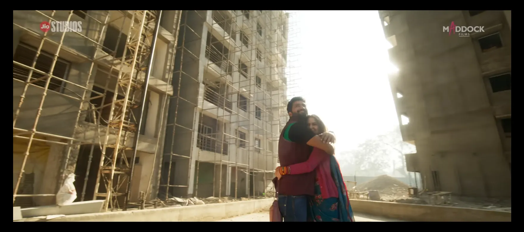 Scene from Zara Hatke Zara Bachke - screenshot 1